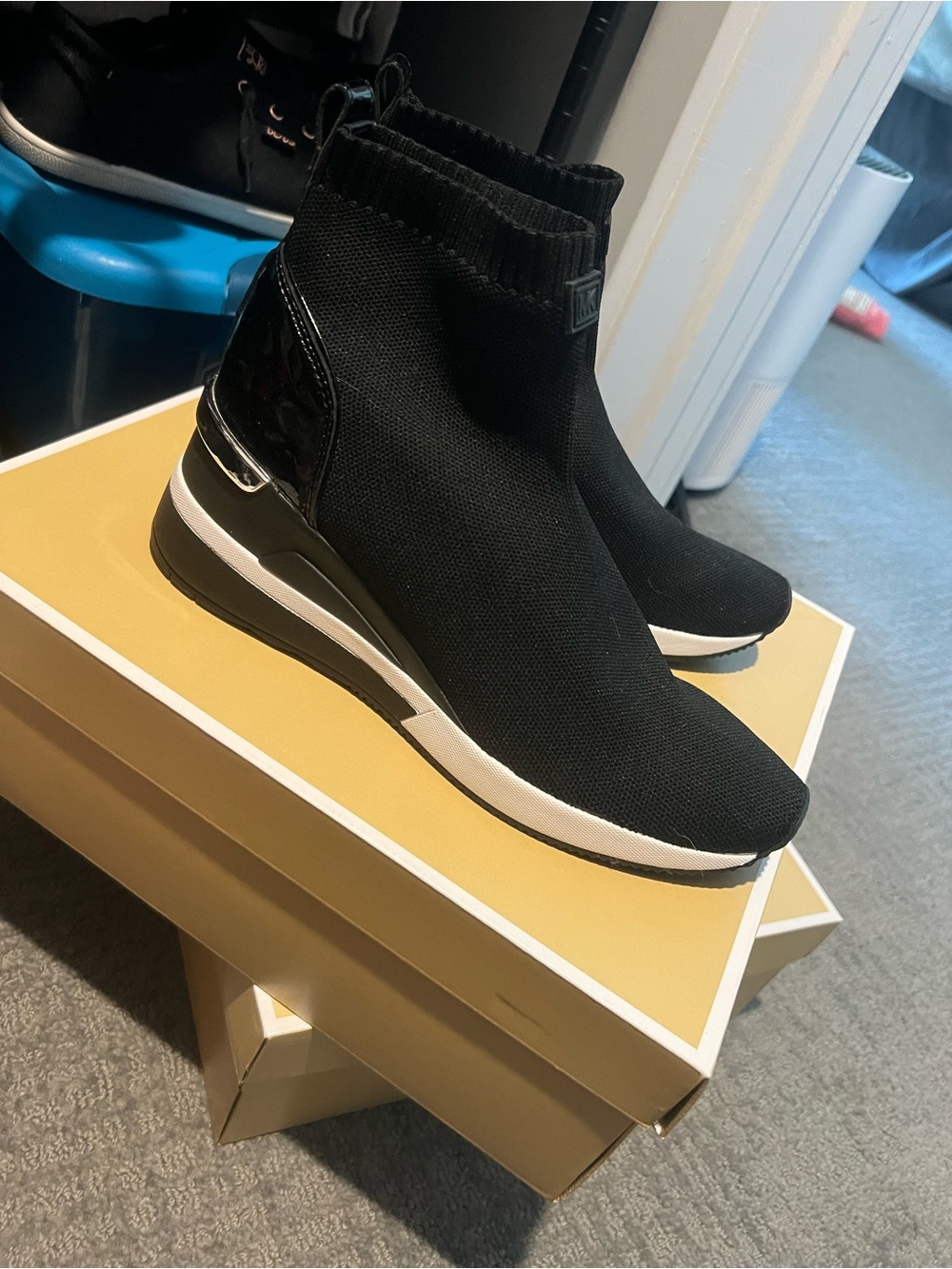 MICHAEL Michael Kors Women's Black Slip-On Knit Sneakers new